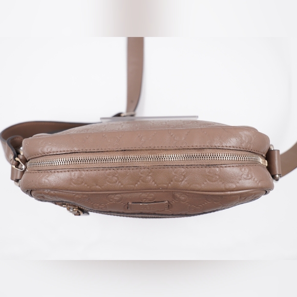 ❌️❌️SOLD❌️❌️BF54❤️ GUCCI Guccissima Messenger Bag - Picture 3 of 14